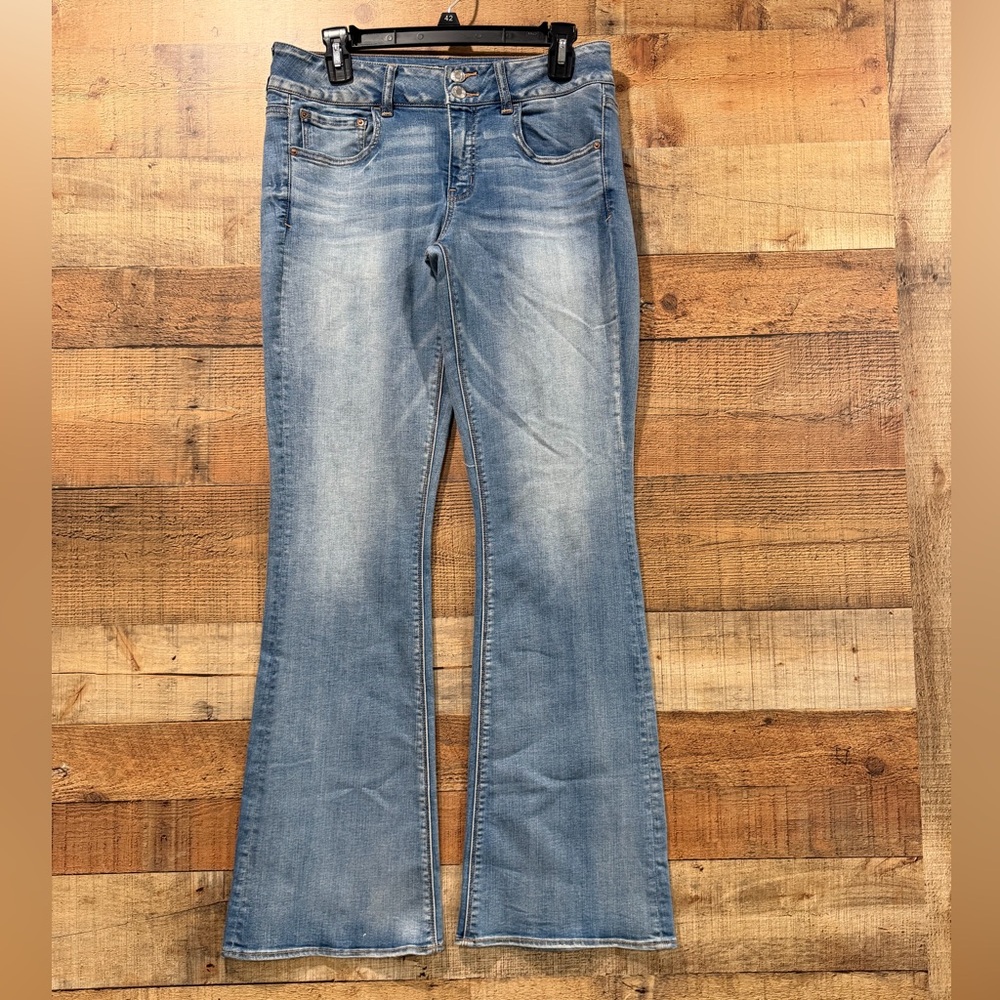American Eagle Light Wash Artist Flare Womens Jeans Size 10